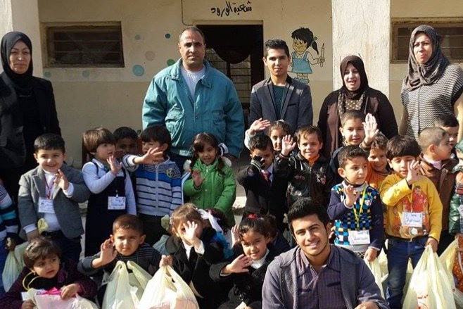 حملة توزيع الحقيبة المدرسية والملابس على الطلبة من كلا الجنسين في العراق